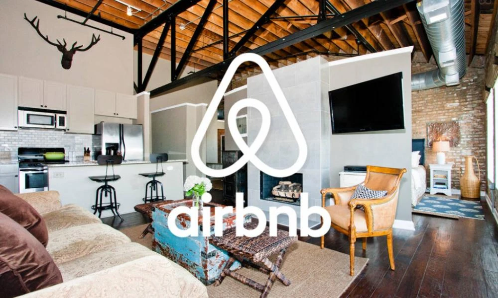Airbnb: Aναστέλλεται και επίσημα η λειτουργία της σε Ρωσία και Λευκορωσία
